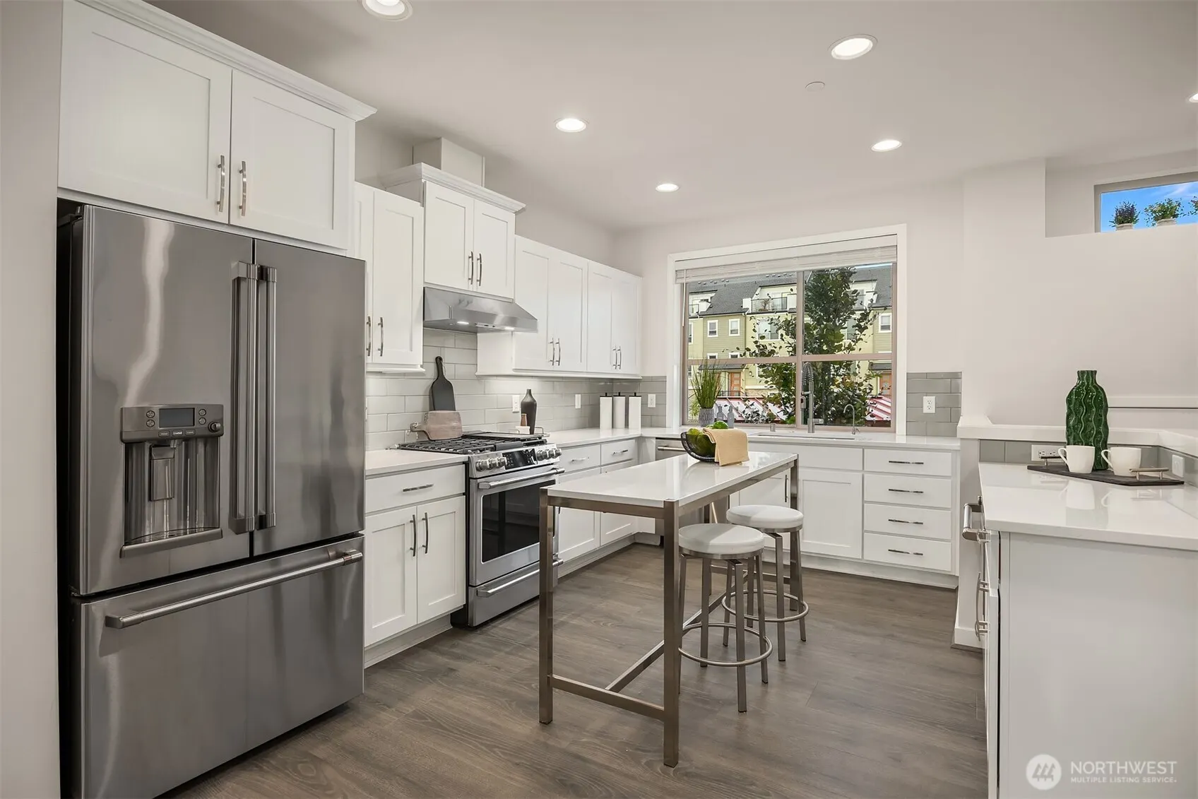 1053 6th Walk NE, Issaquah, WA 98029