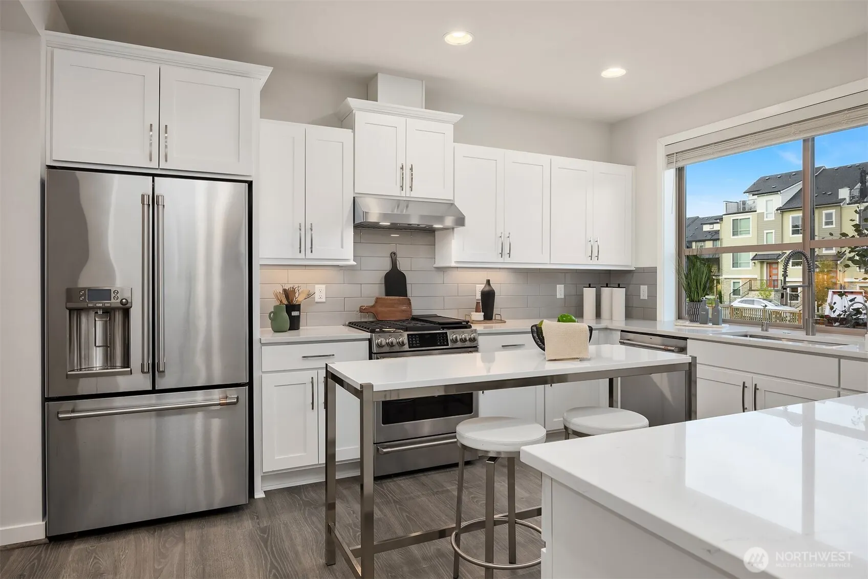 1053 6th Walk NE, Issaquah, WA 98029