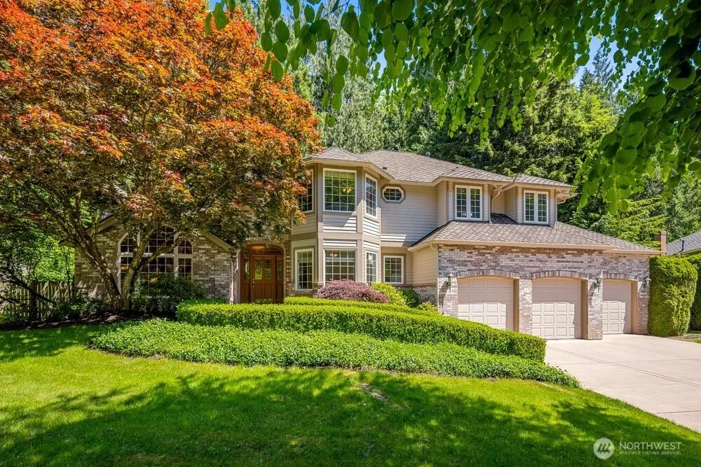19710 222nd Avenue NE, Woodinville, WA 98077