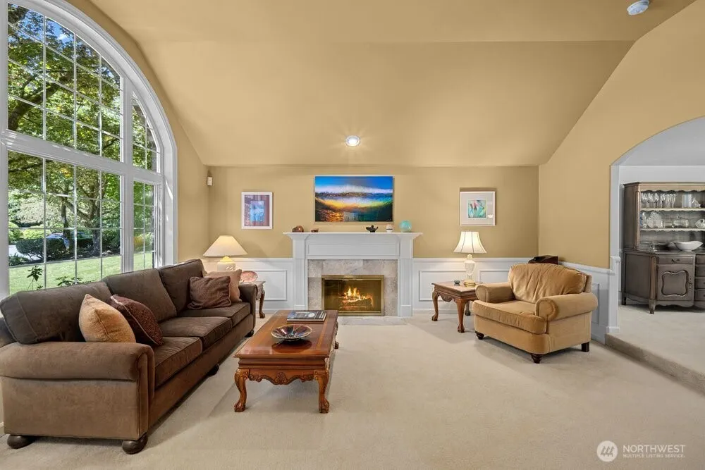19710 222nd Avenue NE, Woodinville, WA 98077