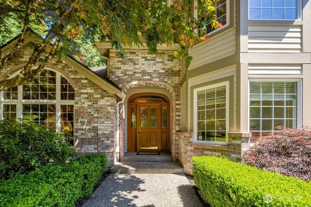 19710 222nd Avenue NE, Woodinville, WA 98077