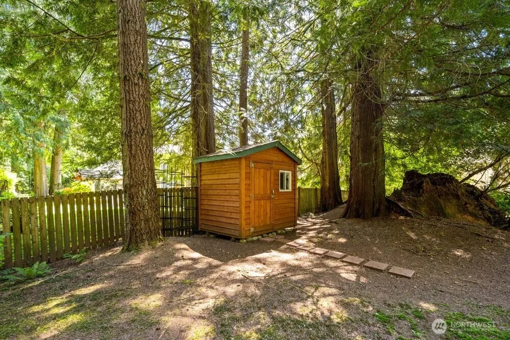 19710 222nd Avenue NE, Woodinville, WA 98077