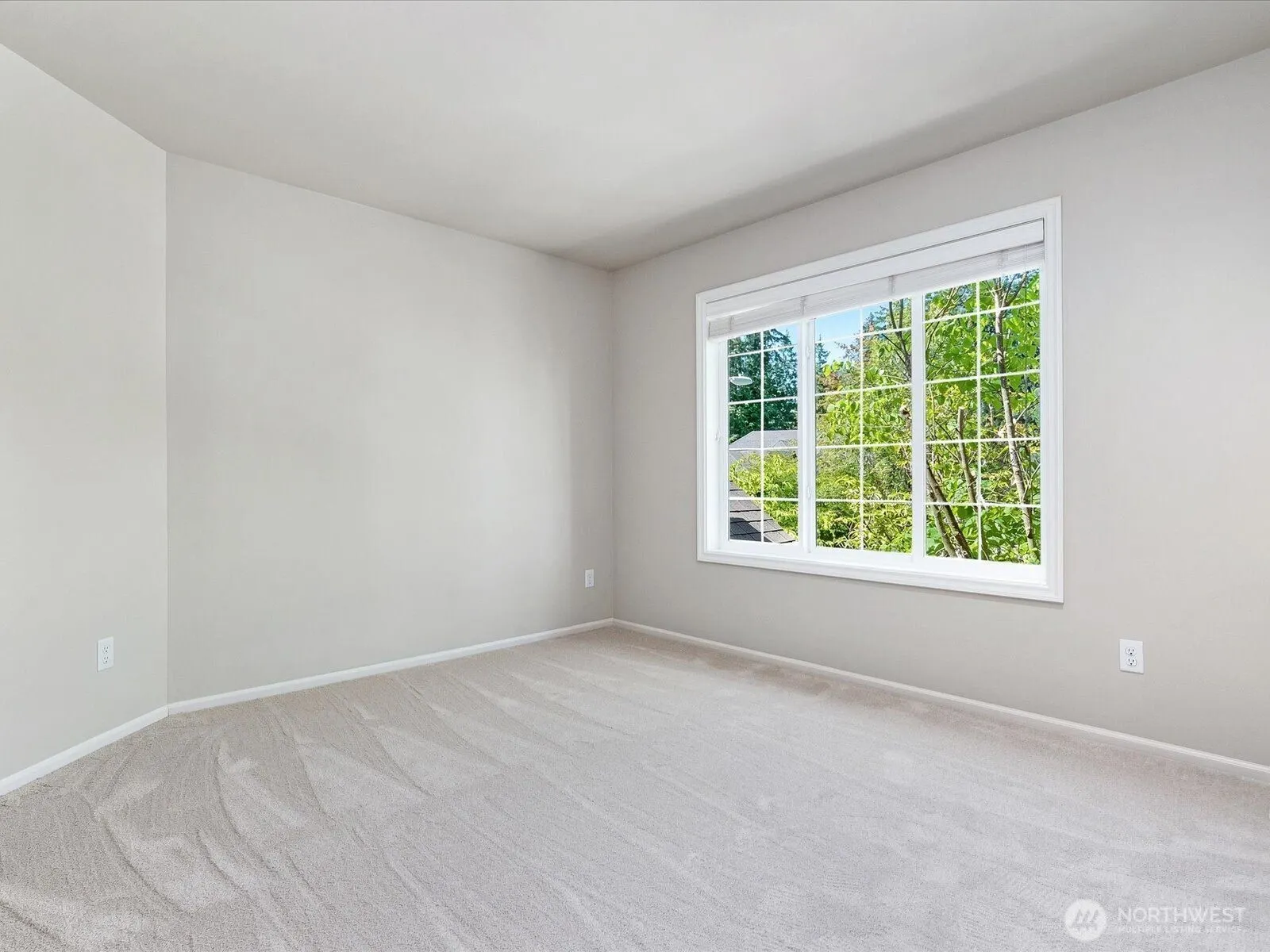 2058 211th Place SE, Sammamish, WA 98075