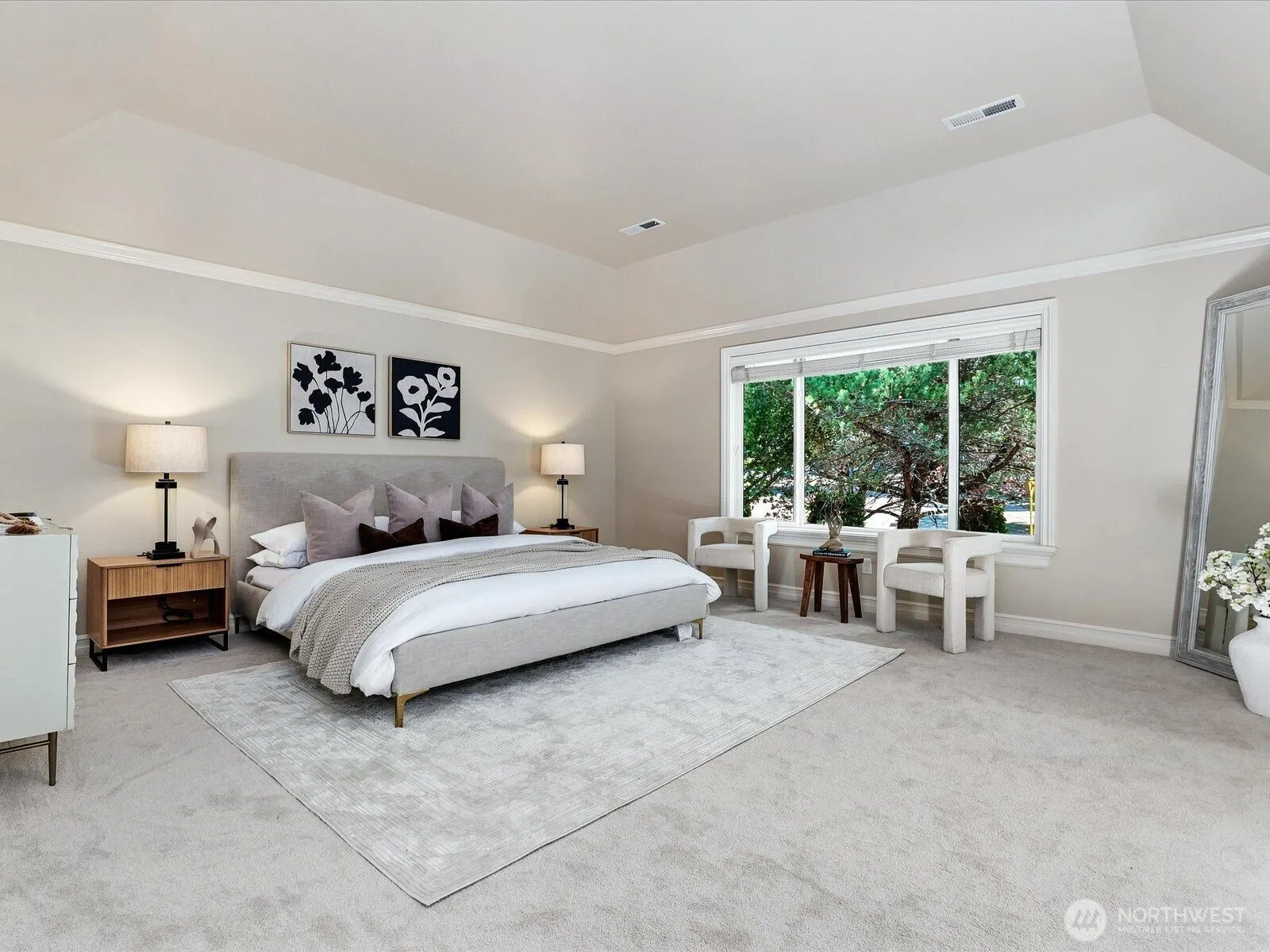 2058 211th Place SE, Sammamish, WA 98075