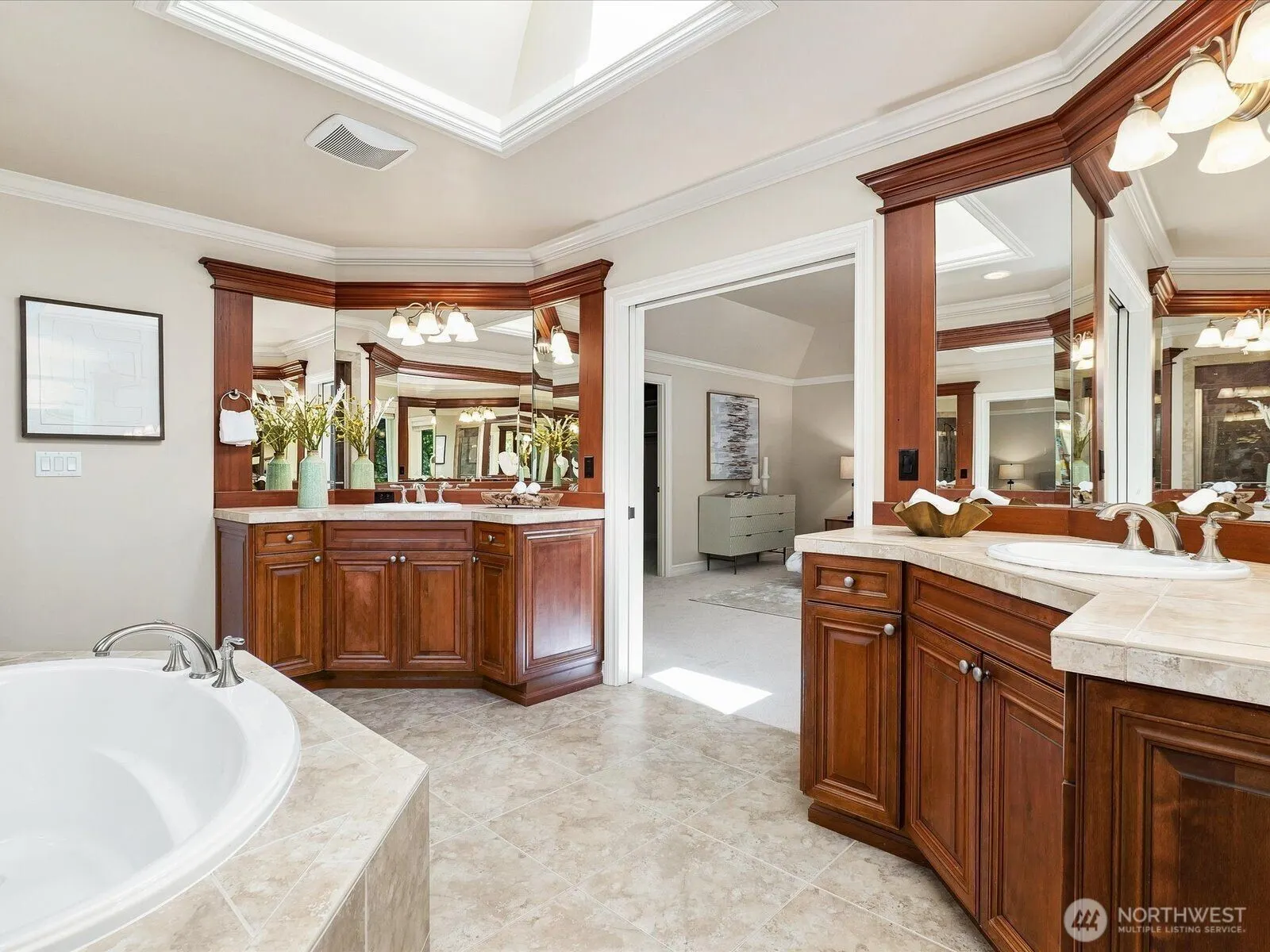 2058 211th Place SE, Sammamish, WA 98075