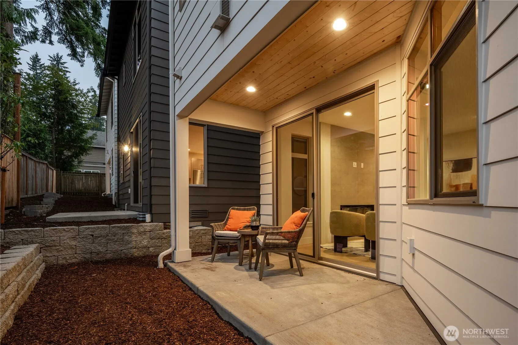 12315 NE 70th Lane , Kirkland, WA 98033