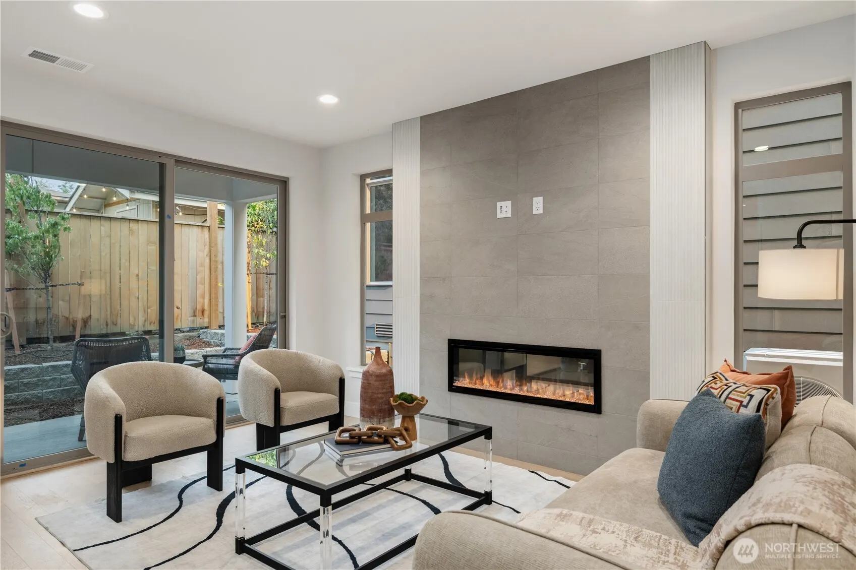 12315 NE 70th Lane , Kirkland, WA 98033