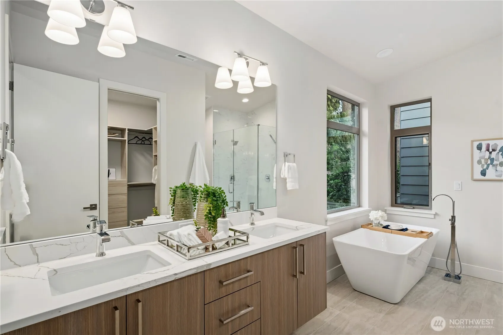 12315 NE 70th Lane , Kirkland, WA 98033