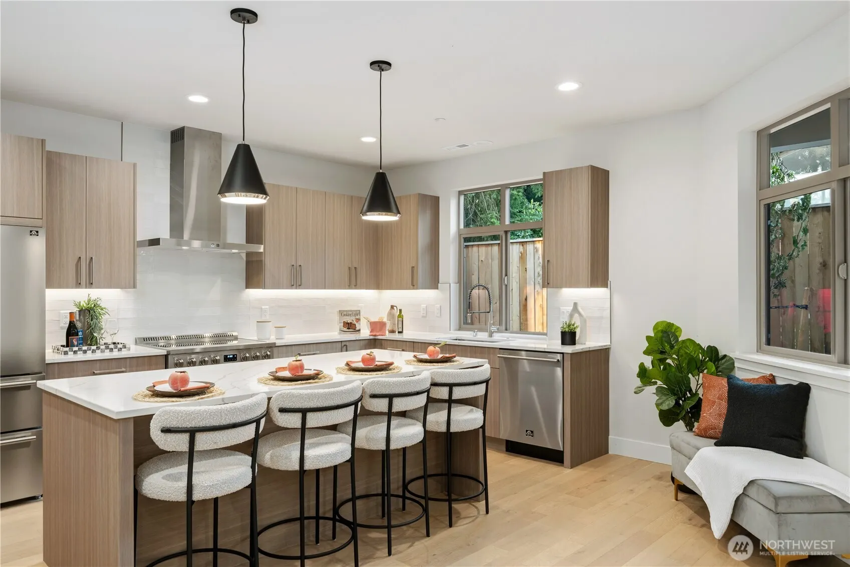 12315 NE 70th Lane , Kirkland, WA 98033