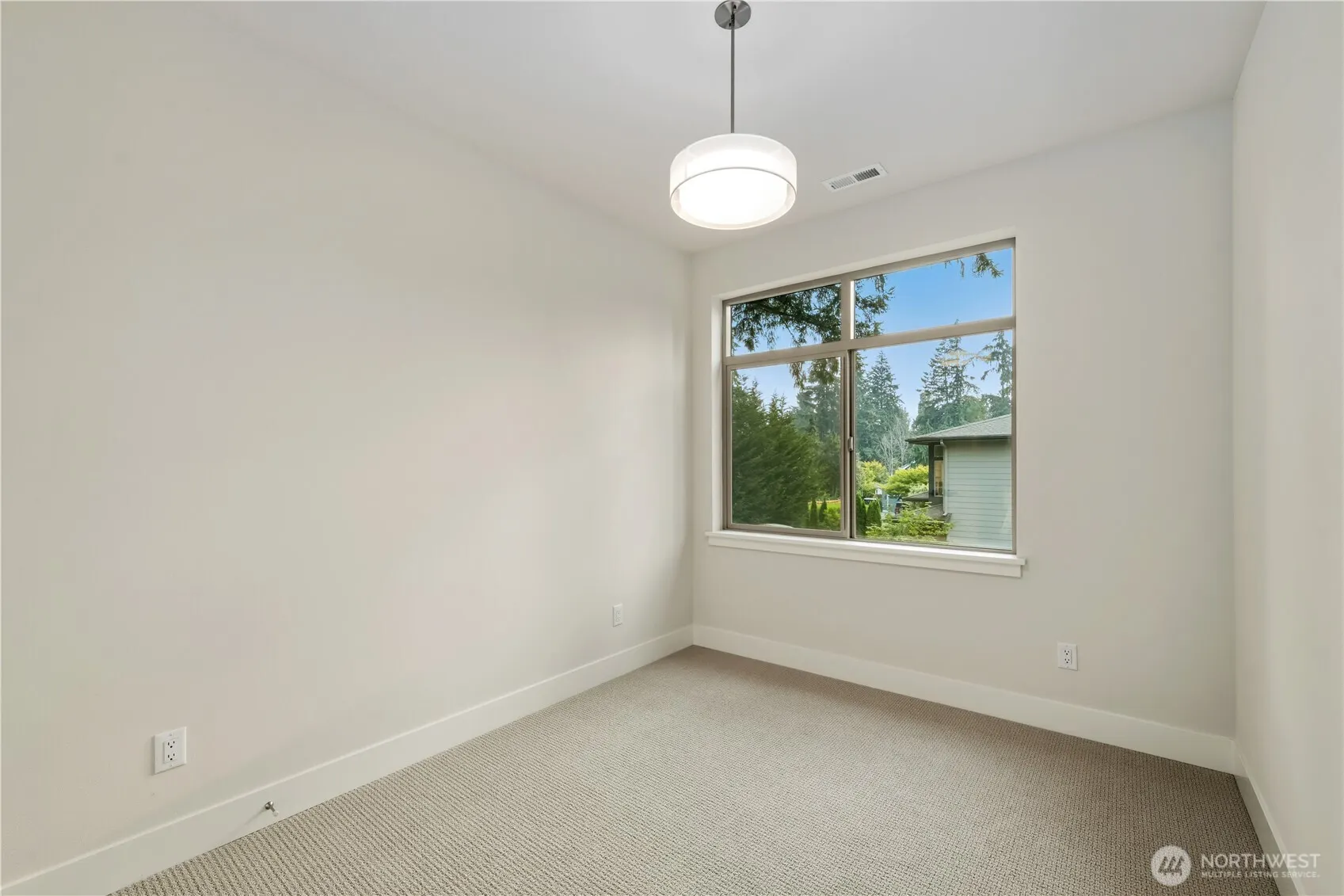 12315 NE 70th Lane , Kirkland, WA 98033