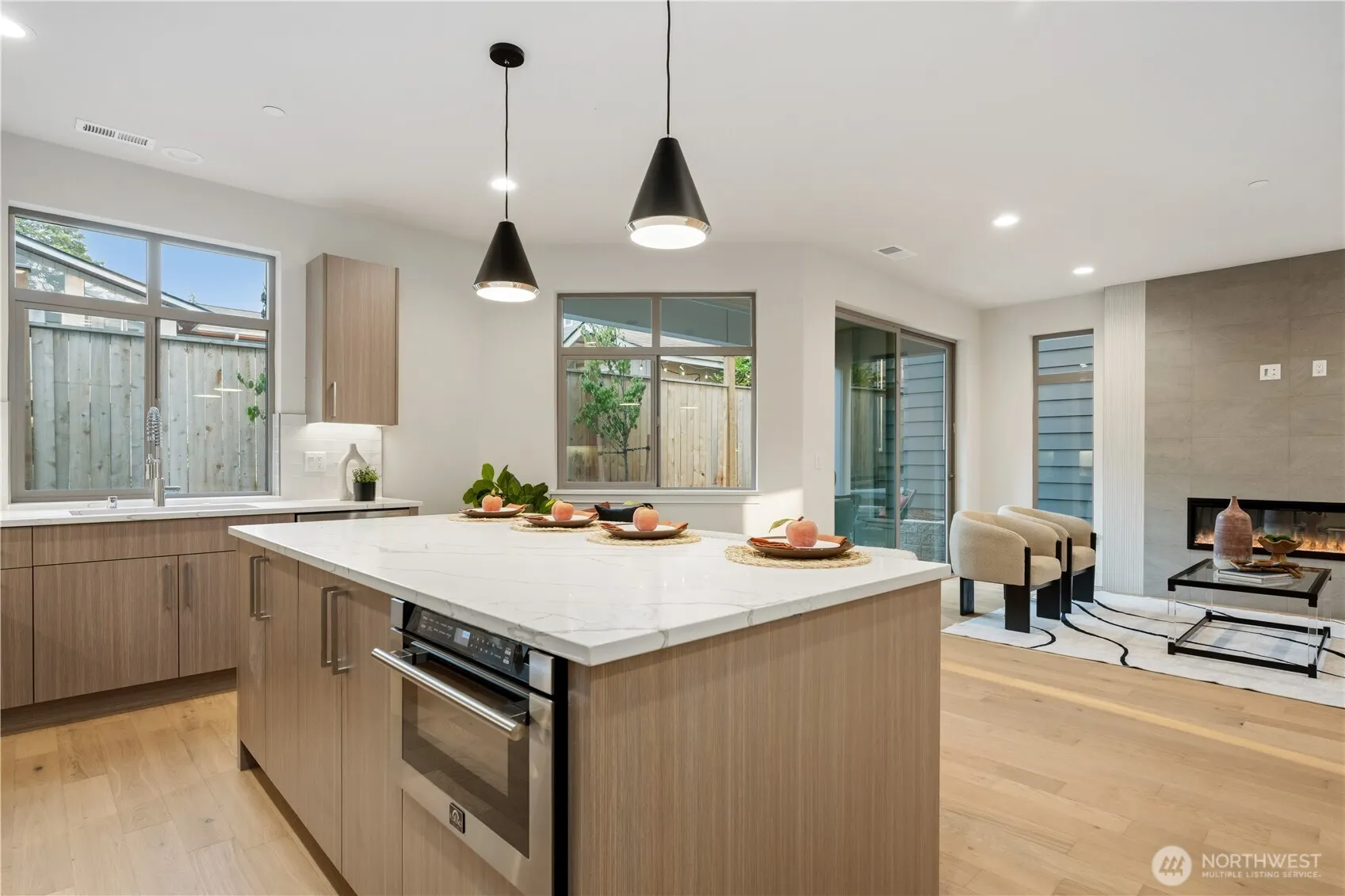 12315 NE 70th Lane , Kirkland, WA 98033