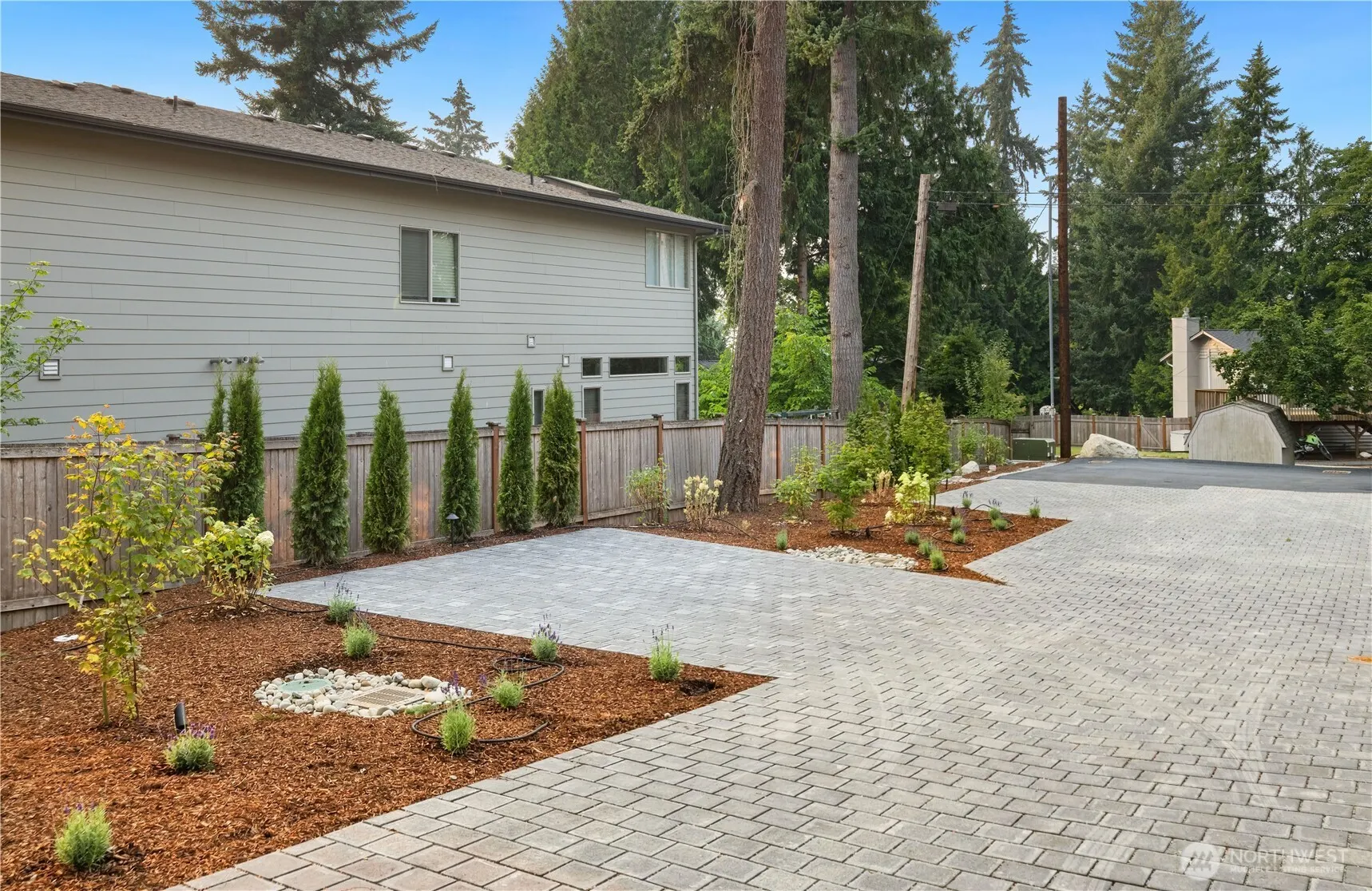 12315 NE 70th Lane , Kirkland, WA 98033