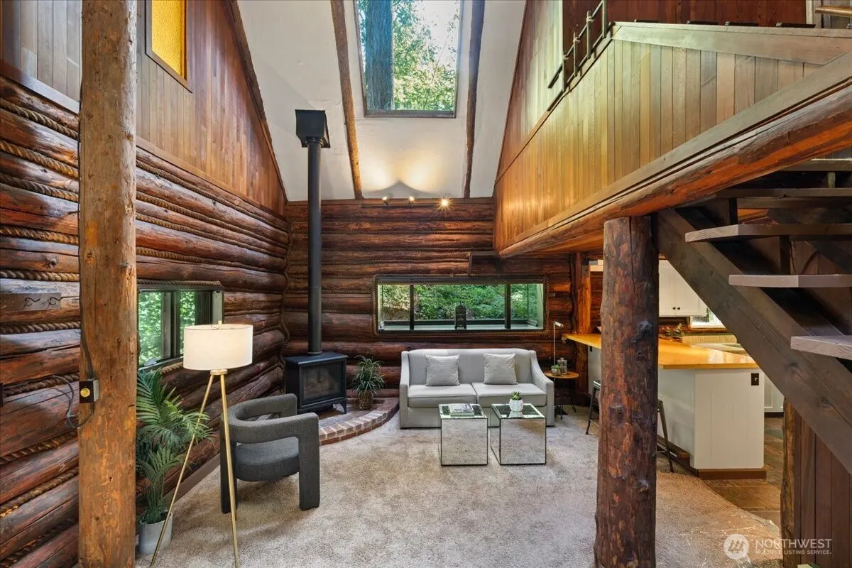 25525 SE Tiger Mountain Road , Issaquah, WA 98027