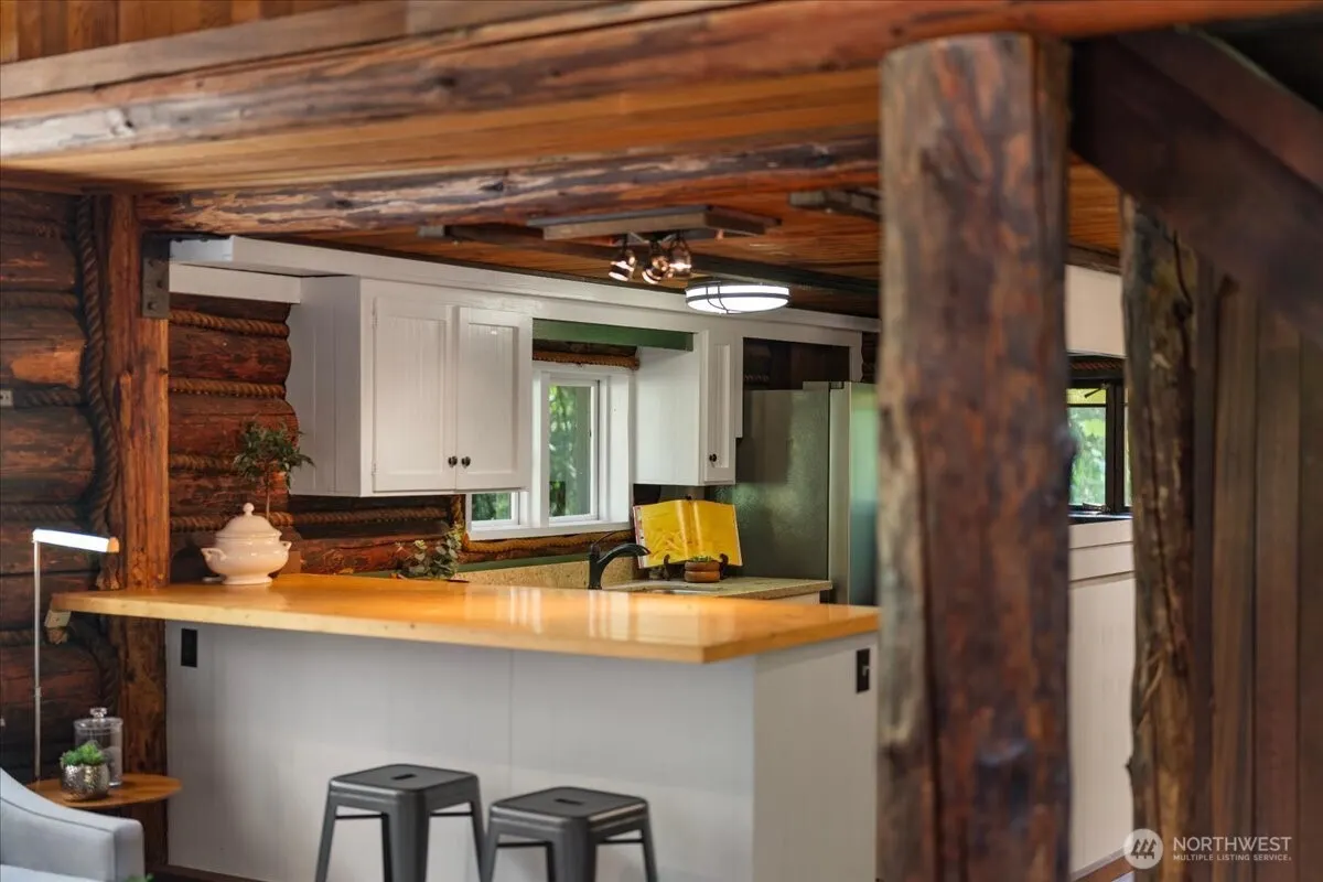 25525 SE Tiger Mountain Road , Issaquah, WA 98027