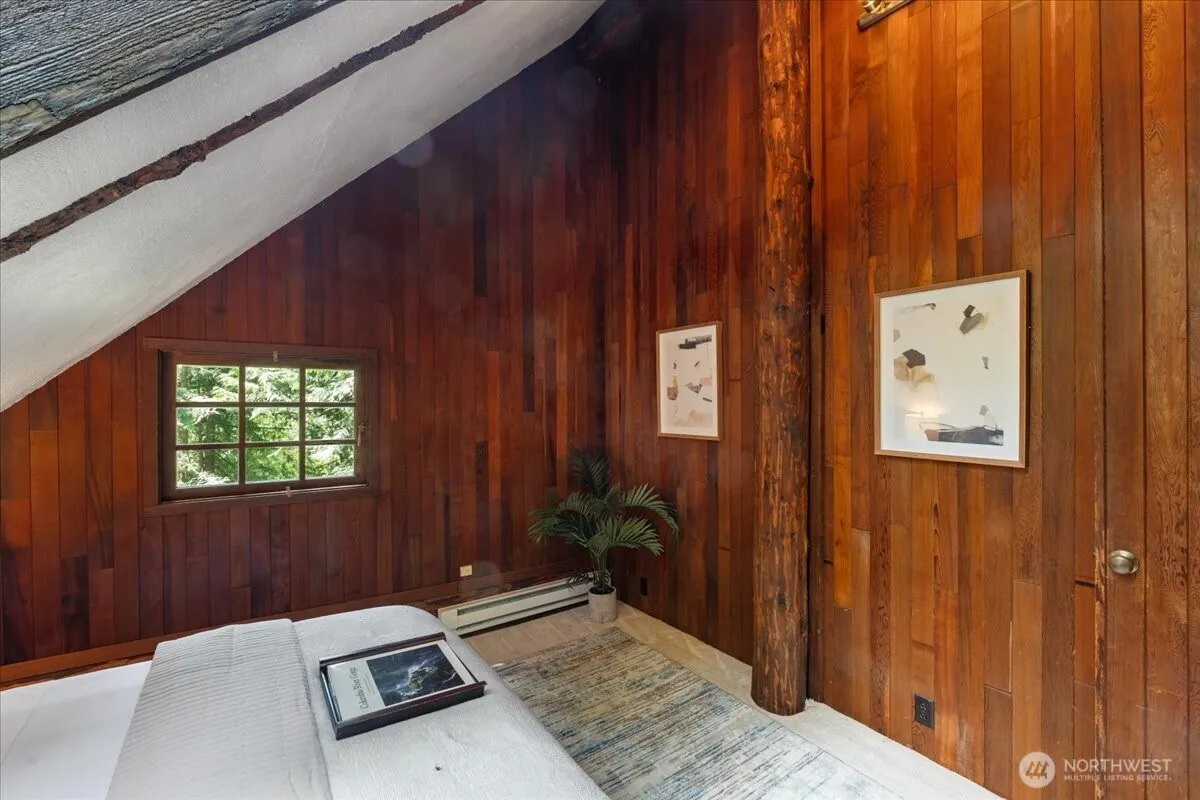25525 SE Tiger Mountain Road , Issaquah, WA 98027