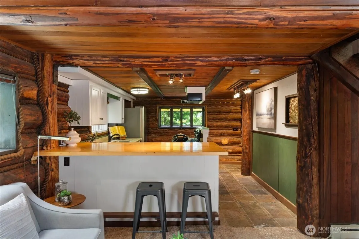 25525 SE Tiger Mountain Road , Issaquah, WA 98027