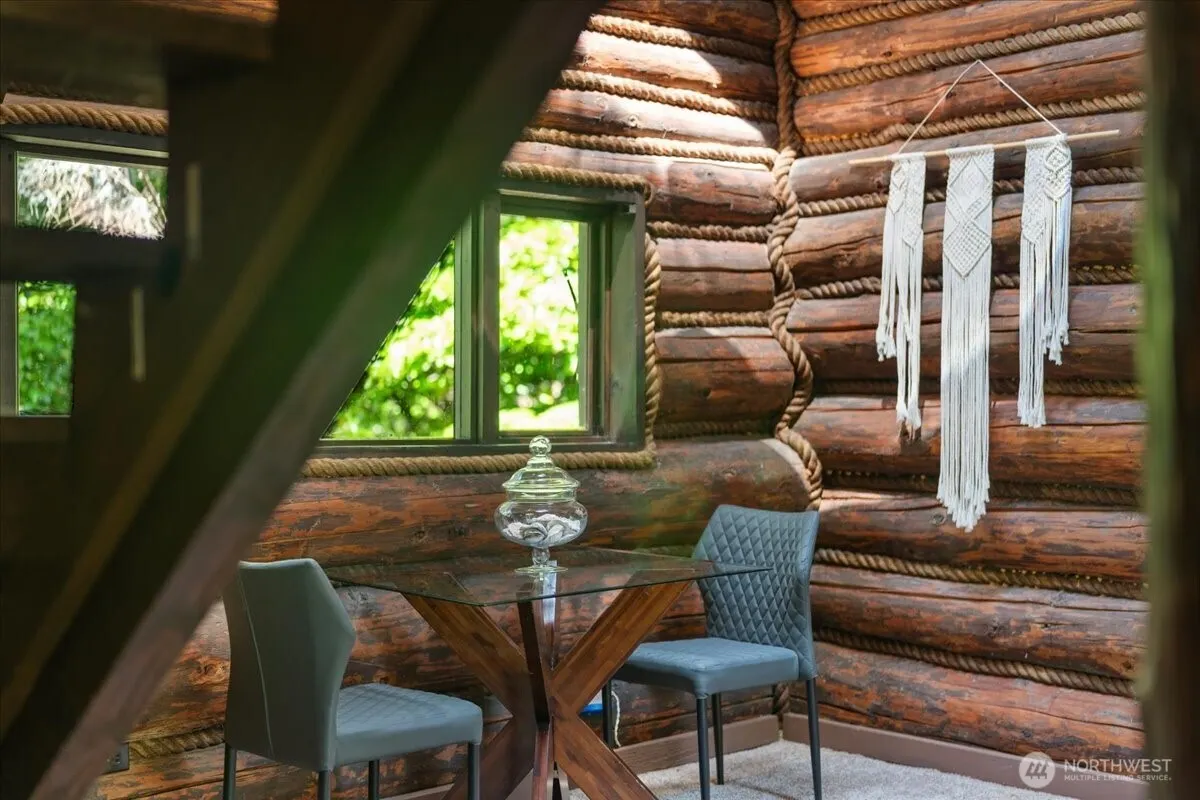 25525 SE Tiger Mountain Road , Issaquah, WA 98027