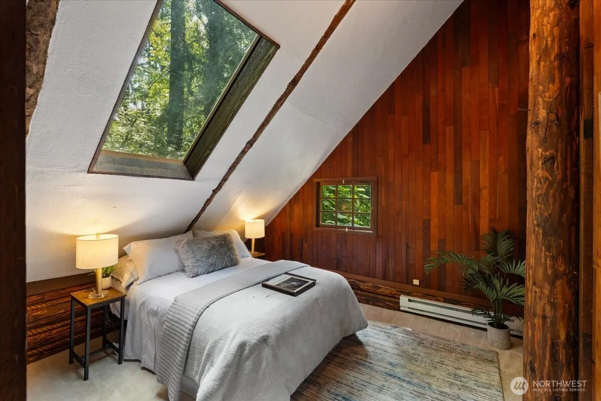 25525 SE Tiger Mountain Road , Issaquah, WA 98027