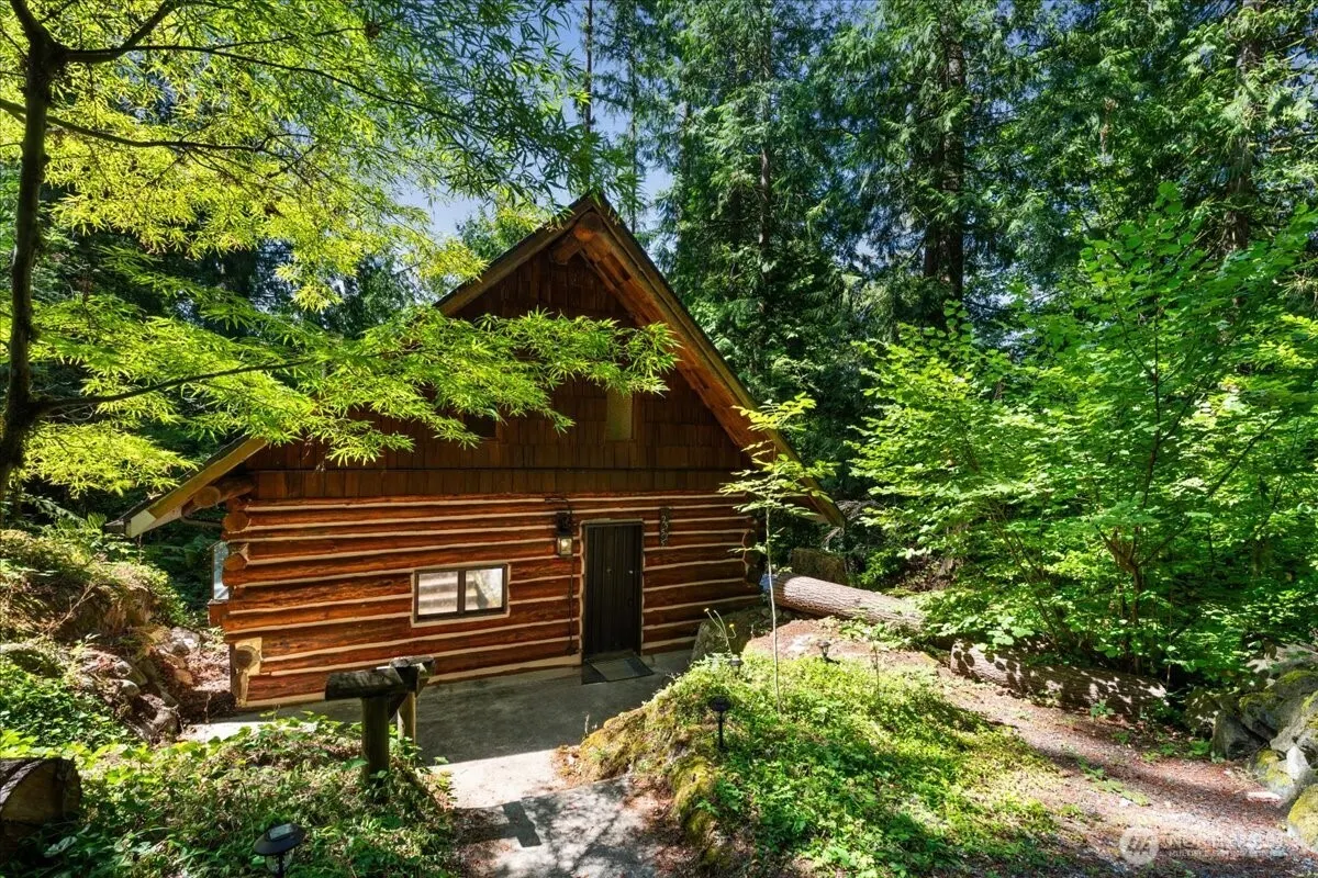 25525 SE Tiger Mountain Road , Issaquah, WA 98027