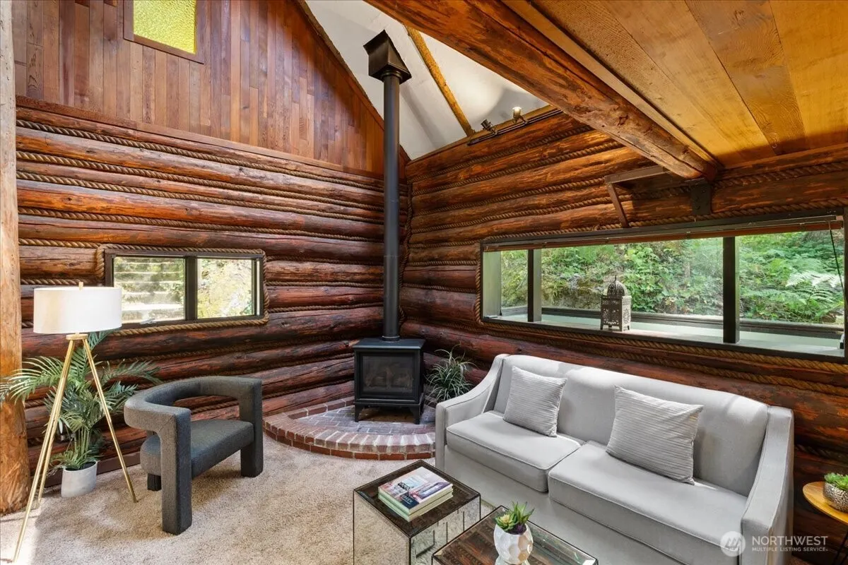 25525 SE Tiger Mountain Road , Issaquah, WA 98027