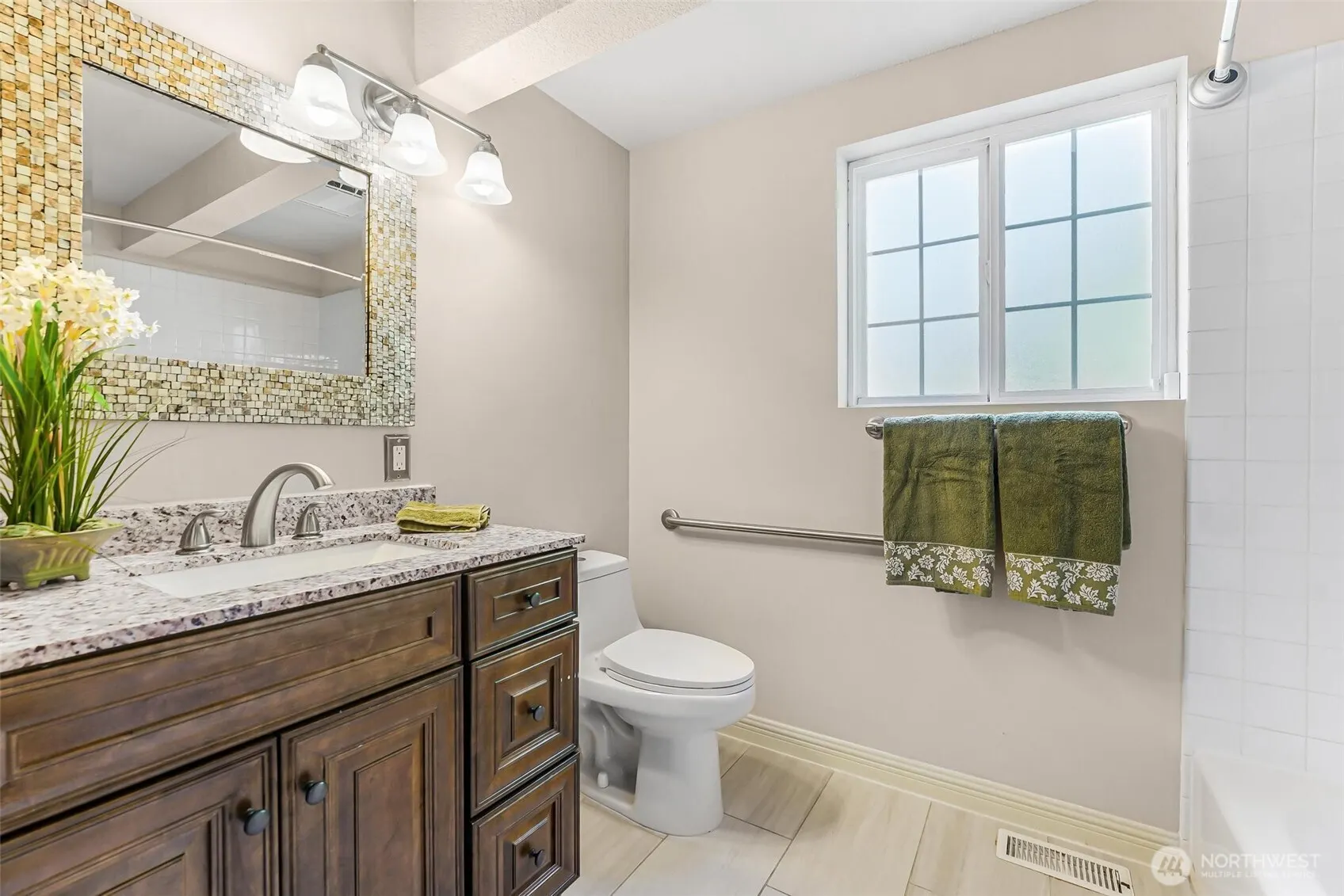 18404 W Spring Lake Drive SE, Renton, WA 98058