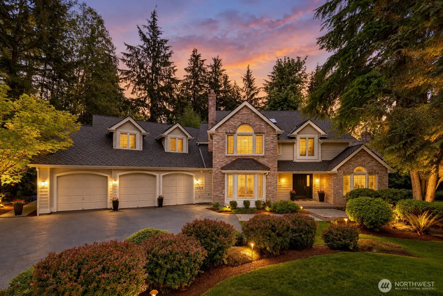 14214 216th Avenue NE, Woodinville, WA 98077