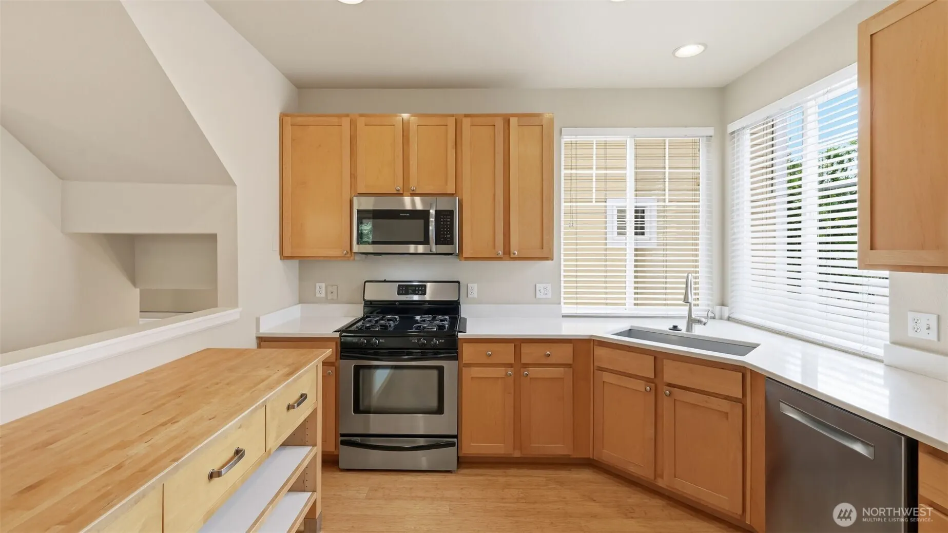 515 225th Place NE #33, Sammamish, WA 98074