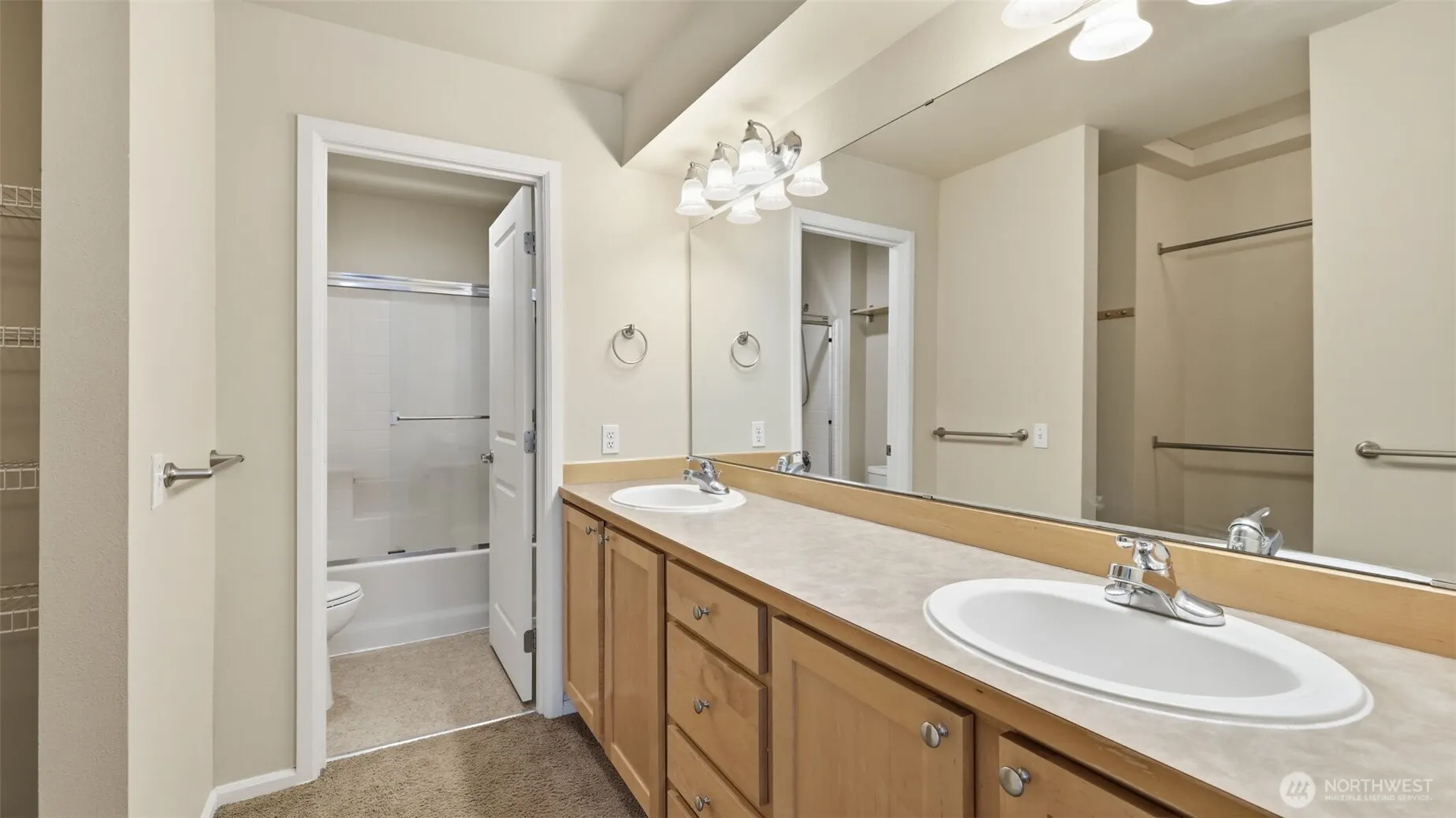 515 225th Place NE #33, Sammamish, WA 98074