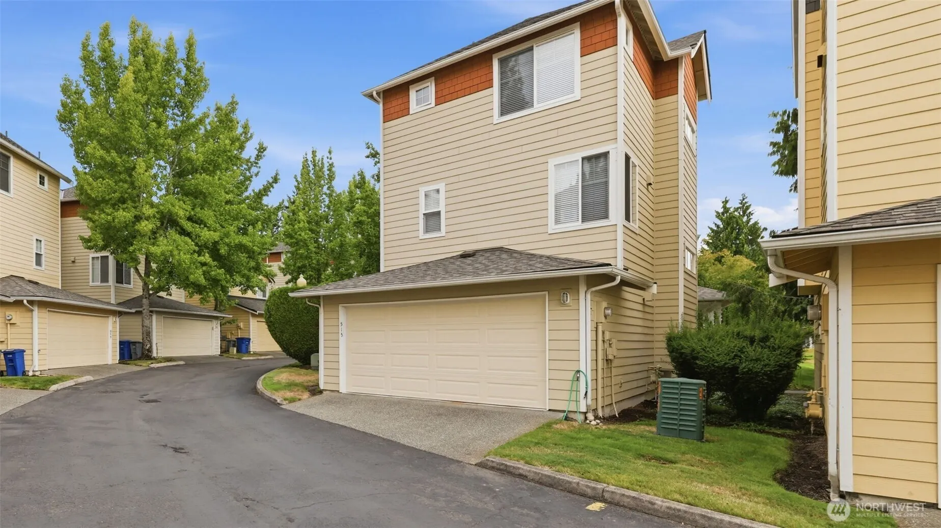 515 225th Place NE #33, Sammamish, WA 98074