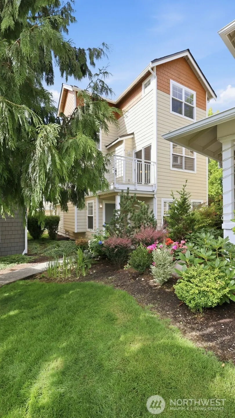 515 225th Place NE #33, Sammamish, WA 98074