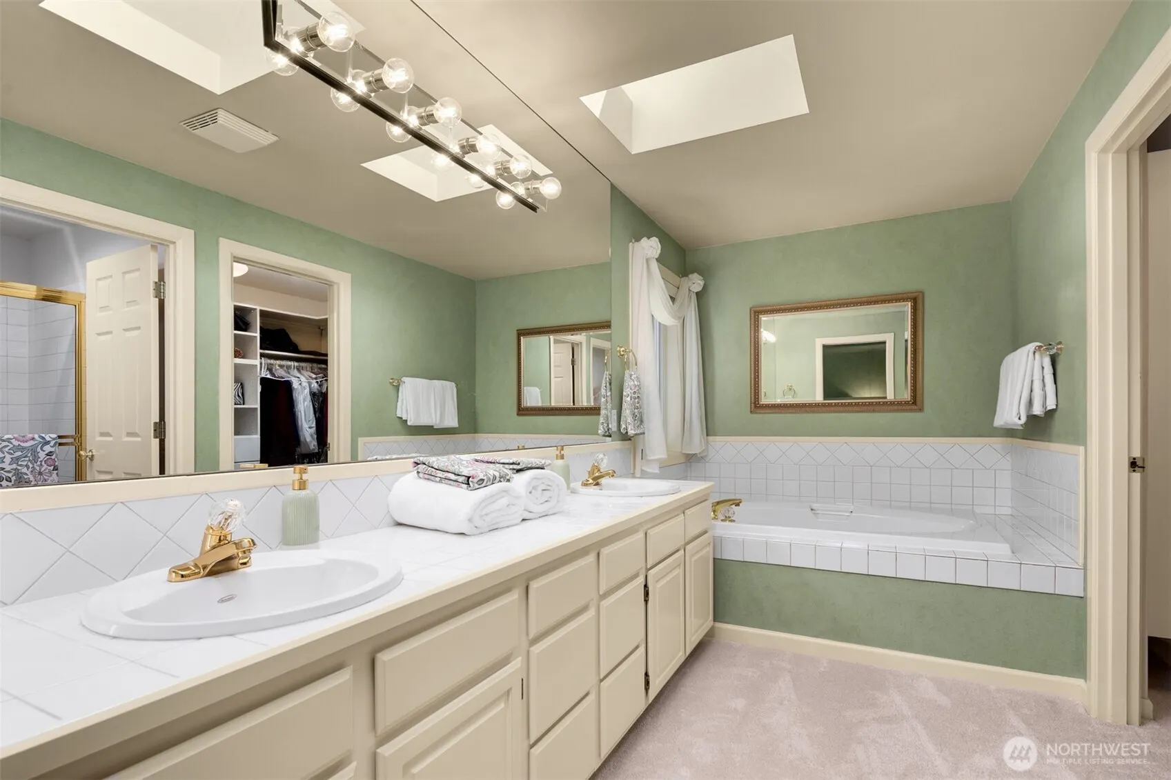 2714 232nd Place SE, Sammamish, WA 98075