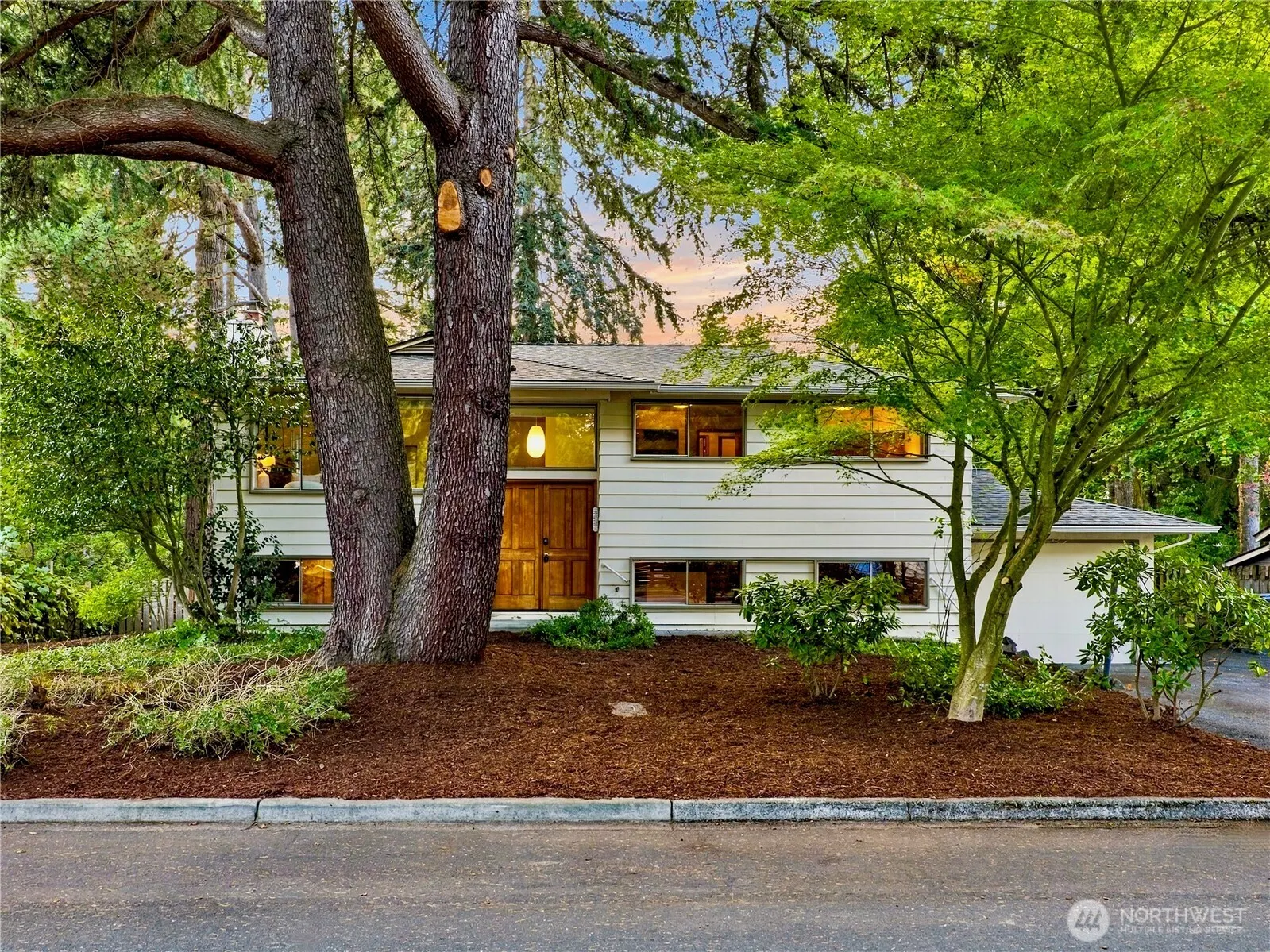 12231 95th Place NE, Kirkland, WA 98034