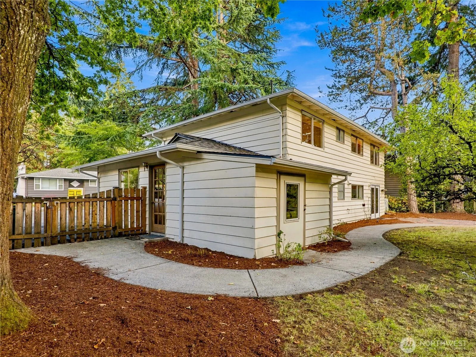 12231 95th Place NE, Kirkland, WA 98034