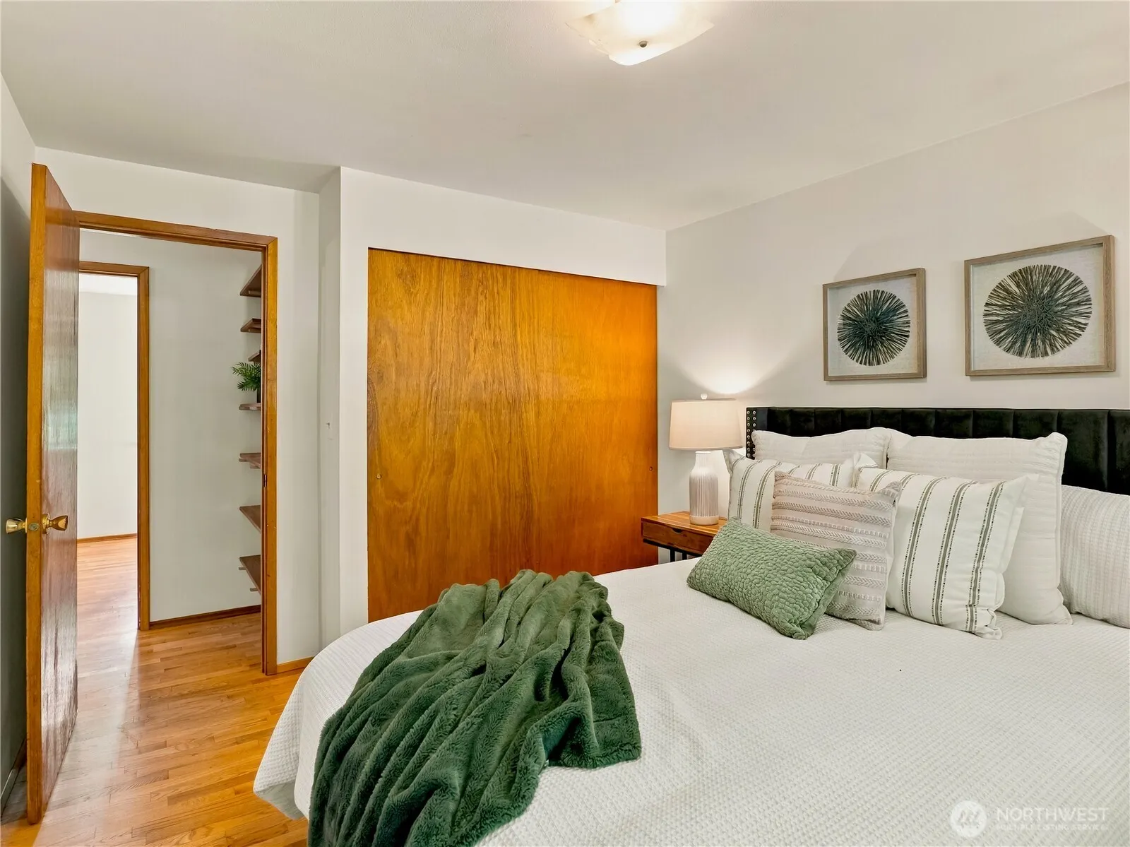 12231 95th Place NE, Kirkland, WA 98034