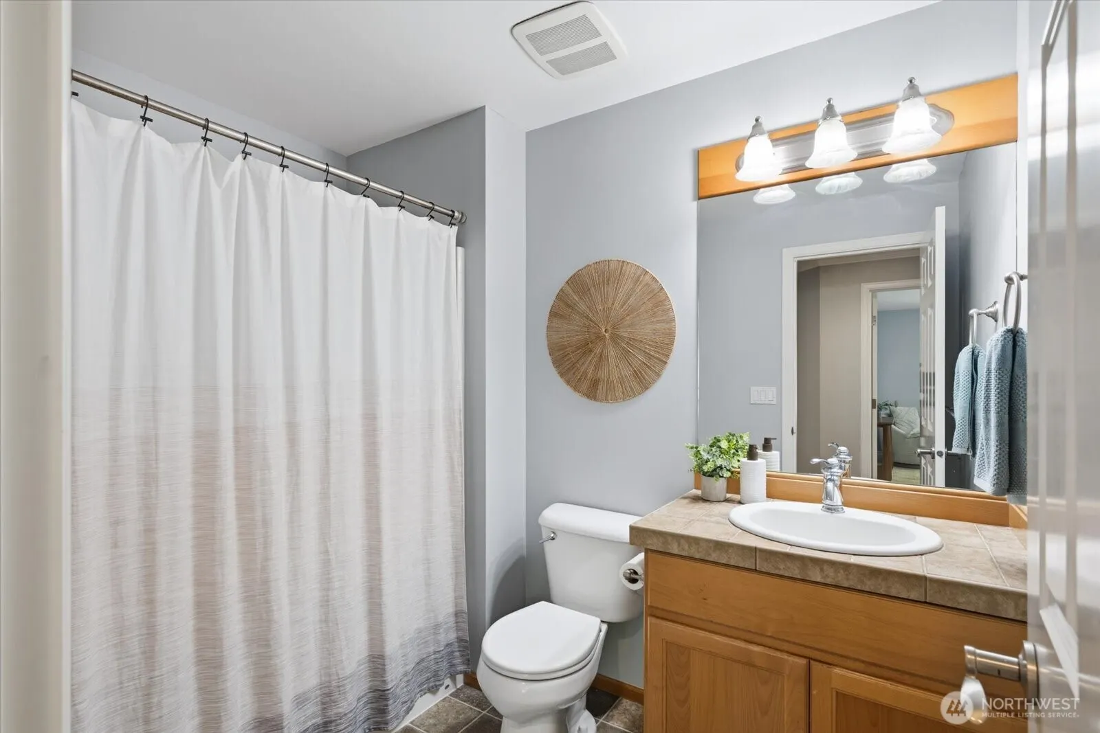 27225 SE 13th Place , Sammamish, WA 98075