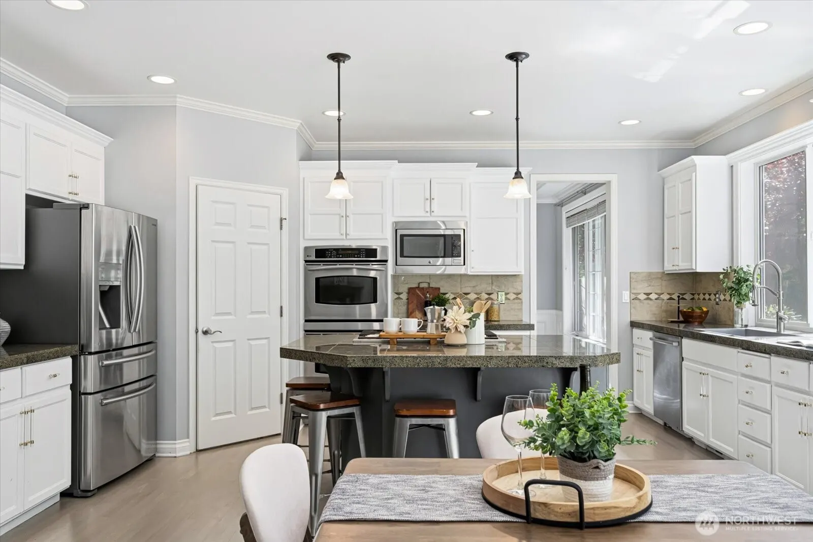 27225 SE 13th Place , Sammamish, WA 98075