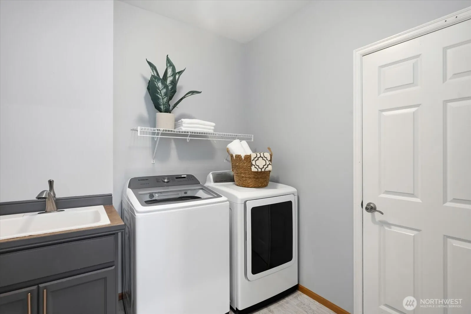 27225 SE 13th Place , Sammamish, WA 98075