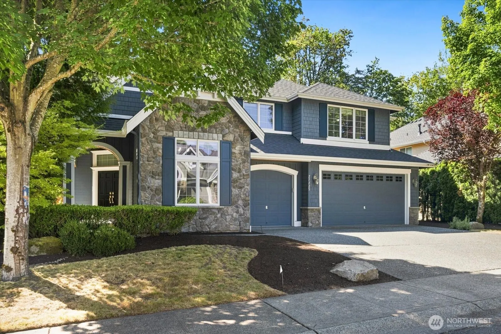 27225 SE 13th Place , Sammamish, WA 98075