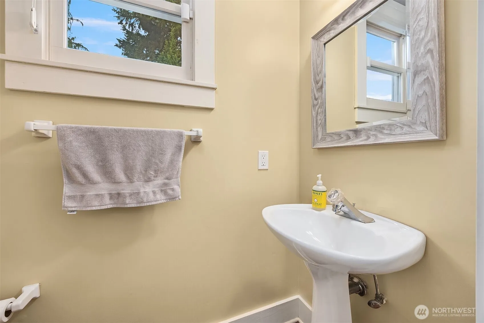 13525 NE 188th Place , Woodinville, WA 98072