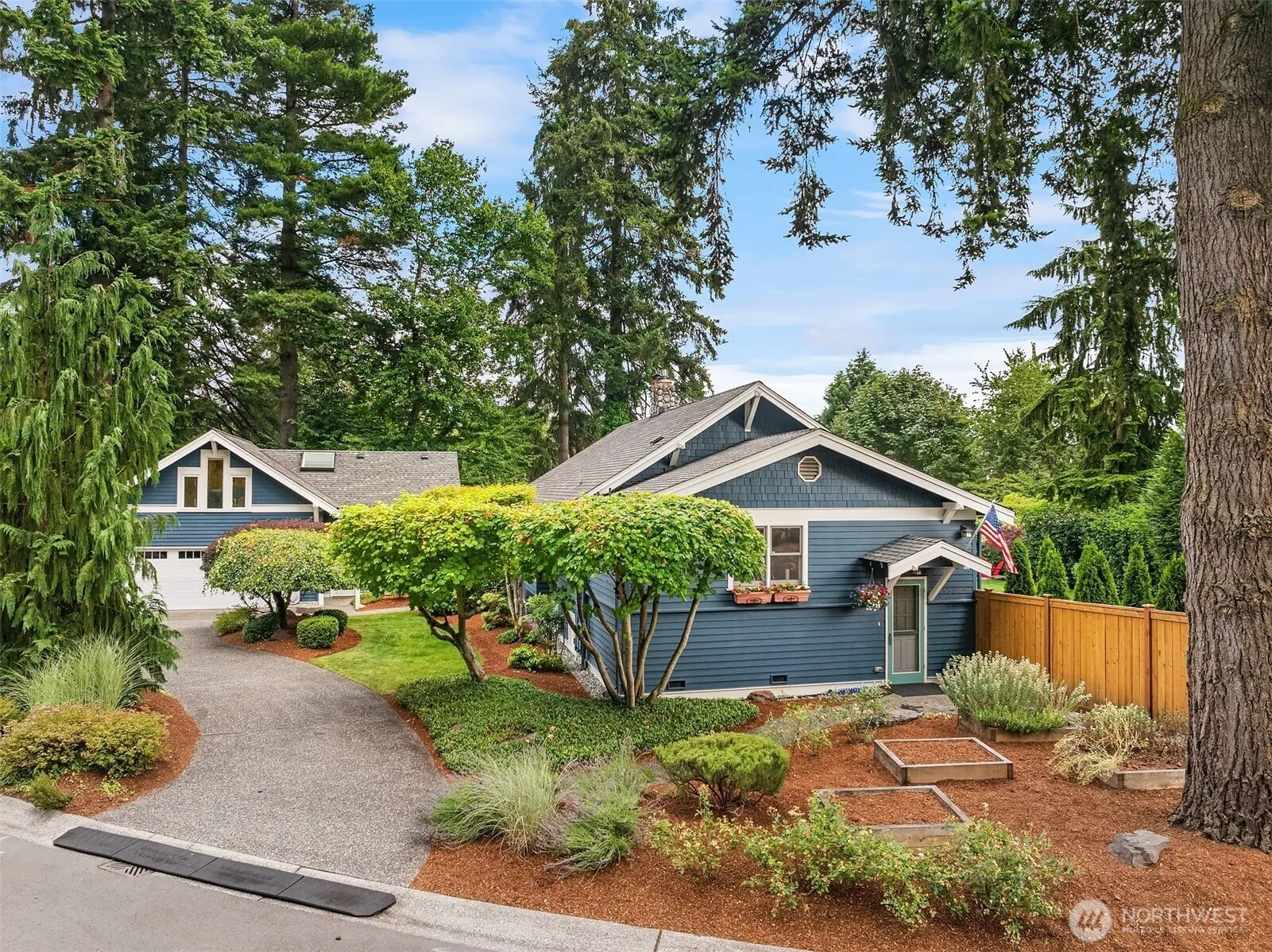 13525 NE 188th Place , Woodinville, WA 98072