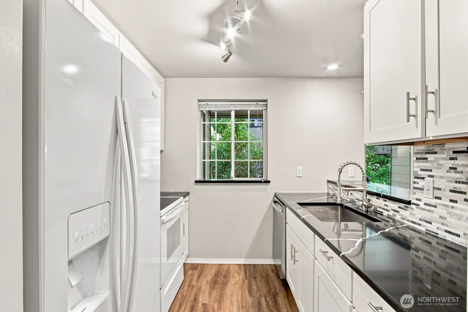 15433 Country Club Drive #E103, Mill Creek, WA 98012