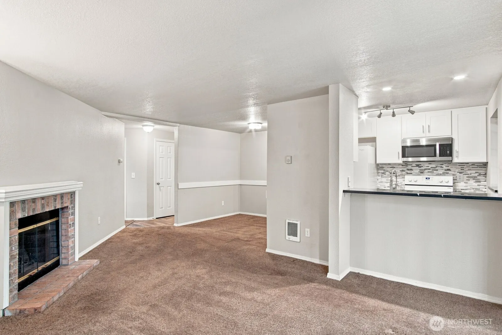 15433 Country Club Drive #E103, Mill Creek, WA 98012