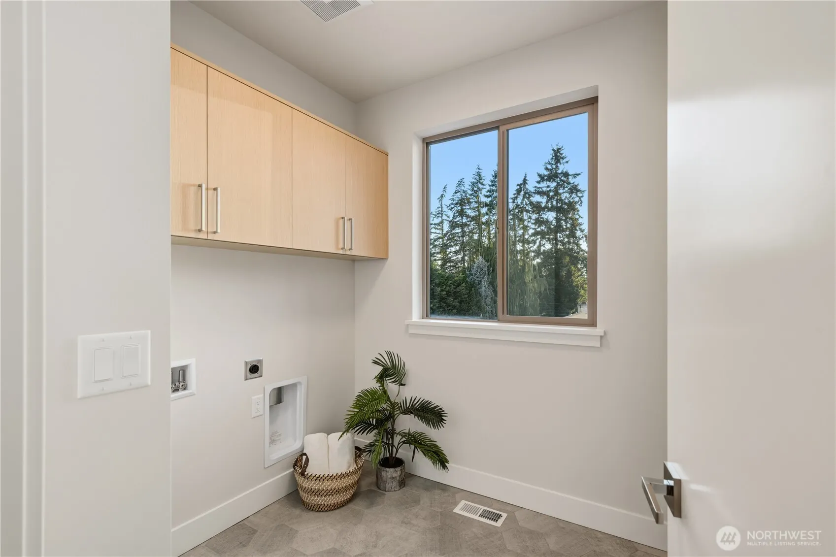 8229 NE 128th Street , Kirkland, WA 98034
