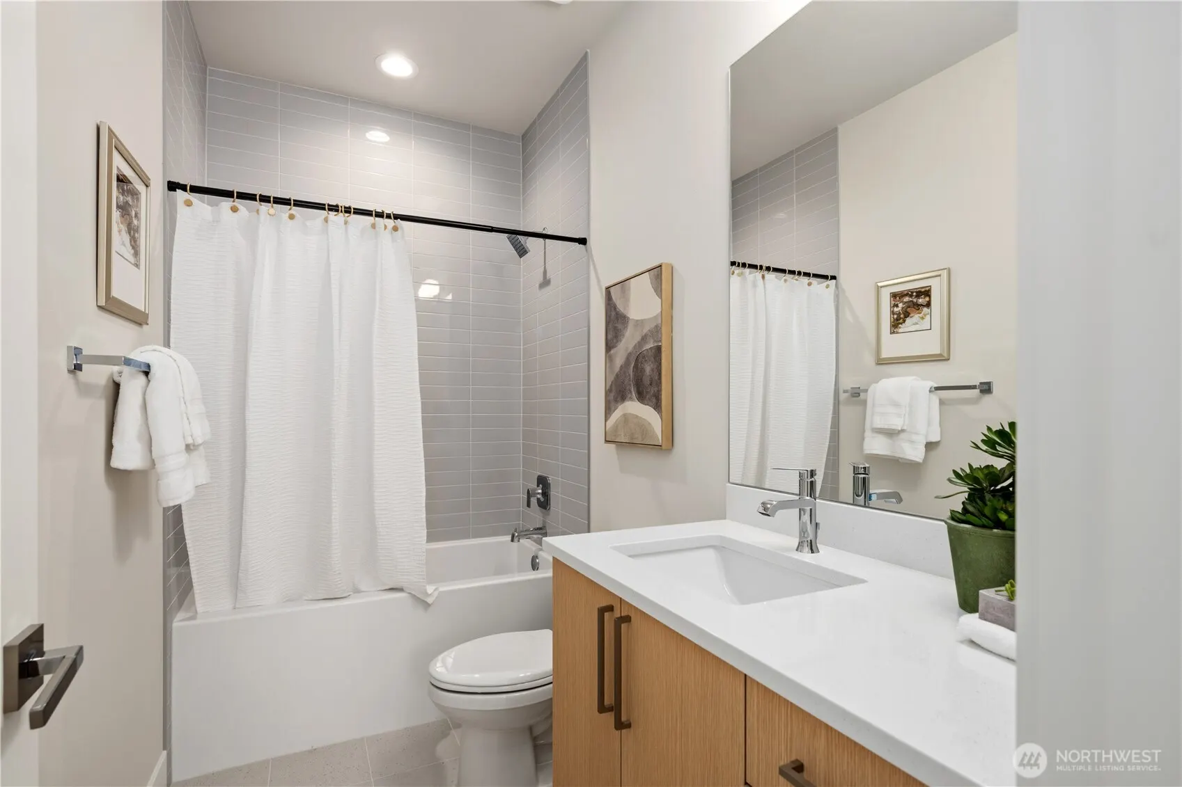 8229 NE 128th Street , Kirkland, WA 98034