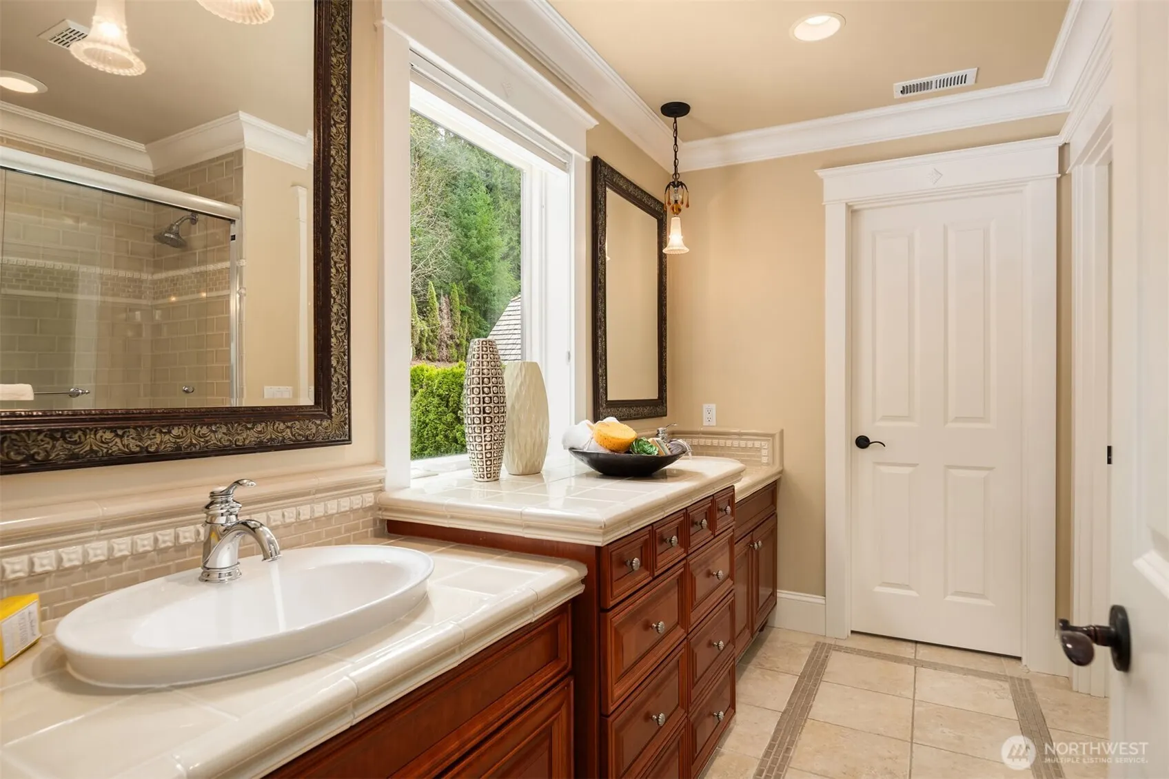 20424 NE 64th Place , Redmond, WA 98053