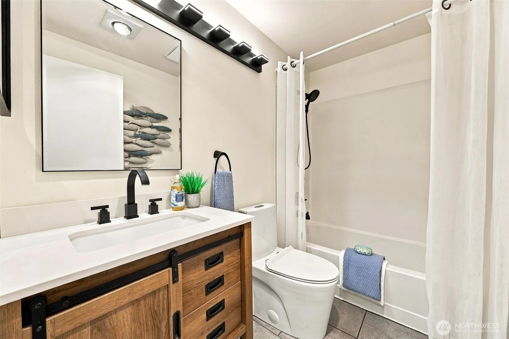 5508 S 236th Place #8-4, Kent, WA 98032-3306