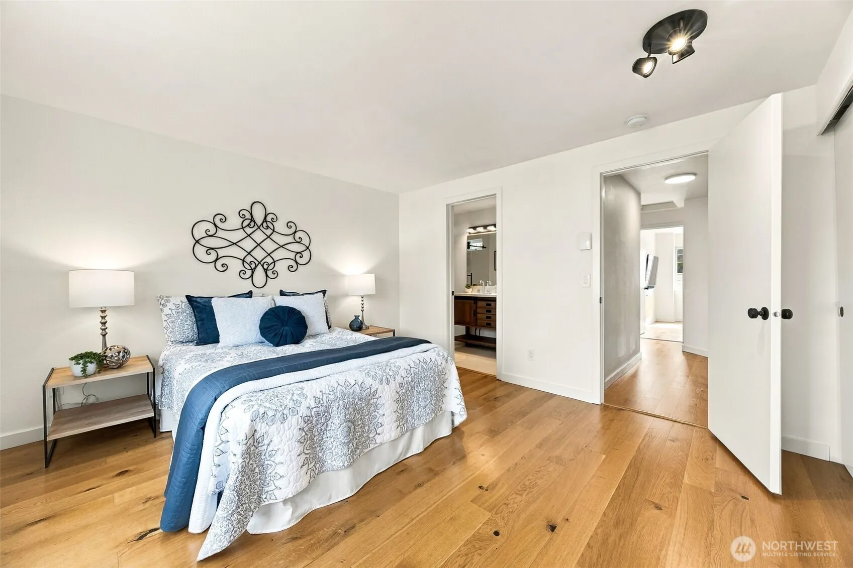 5508 S 236th Place #8-4, Kent, WA 98032-3306