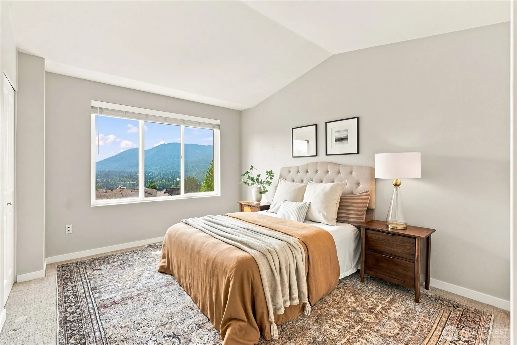 23300 SE Black Nugget Road #M2, Issaquah, WA 98029