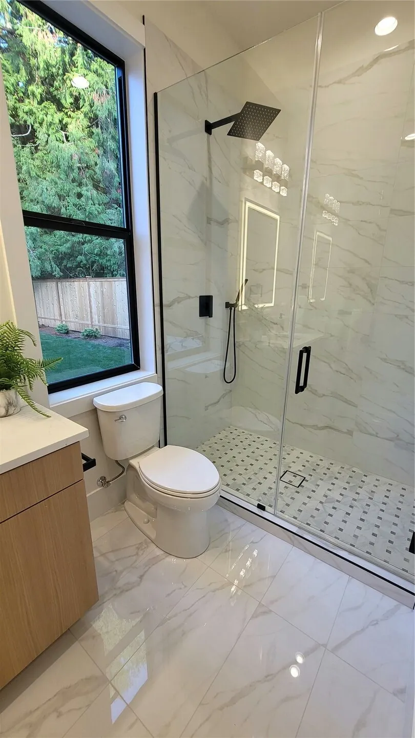 16906 NE 14th Street , Bellevue, WA 98008