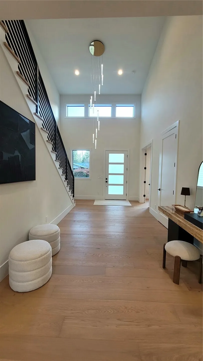 16906 NE 14th Street , Bellevue, WA 98008